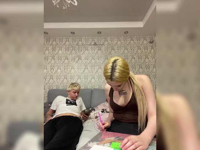 MilanaMike1 live cam on BongaCams