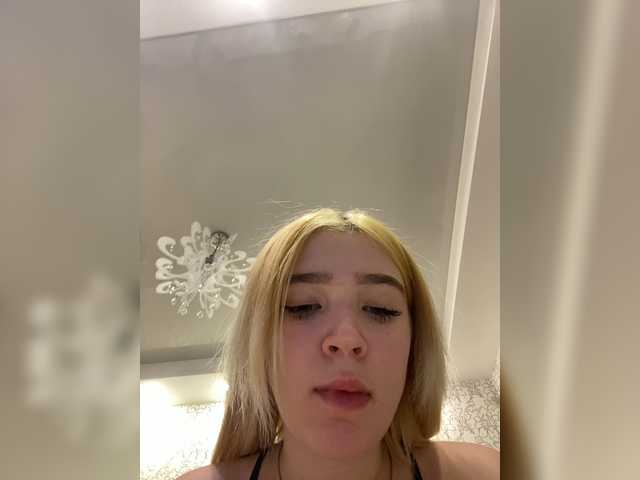 milanamike1 live show