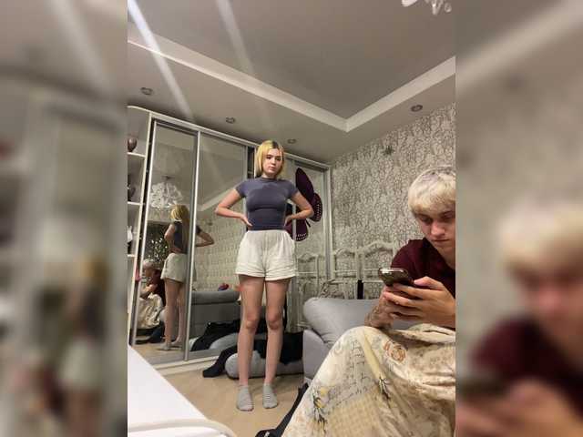 MilanaMike1 live cam on BongaCams