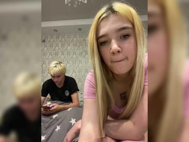 MilanaMike1 live cam on BongaCams
