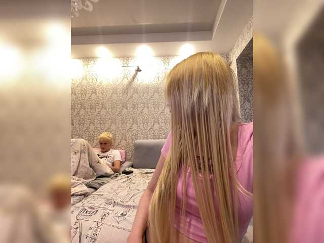 MilanaMike1 live cam on BongaCams