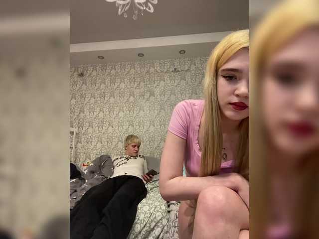 MilanaMike1 live cam on BongaCams