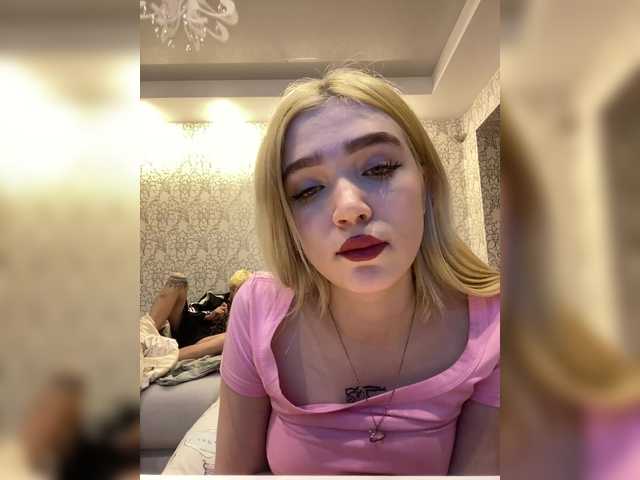MilanaMike1 live cam on BongaCams