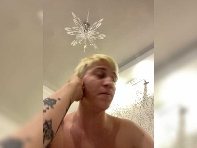 MilanaMike1 live cam on BongaCams