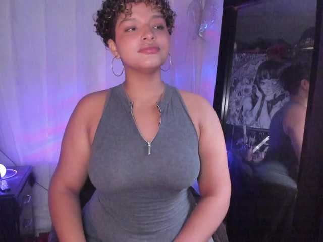 chloe-kisses live cam on BongaCams