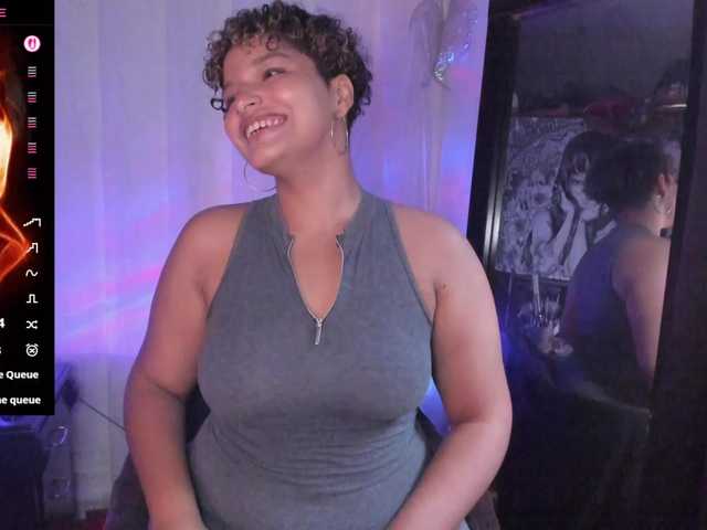 chloe-kisses live cam on BongaCams