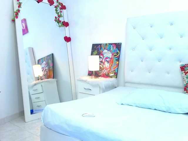 petitecherry live cam on BongaCams