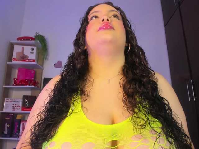 BlairCurvy live cam on BongaCams