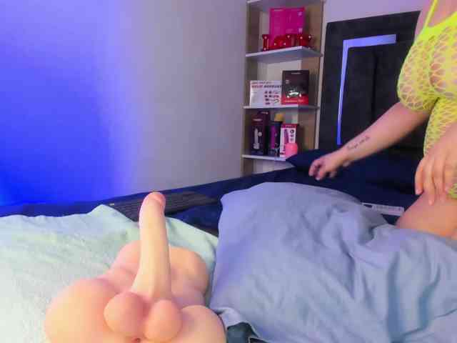 BlairCurvy webcam