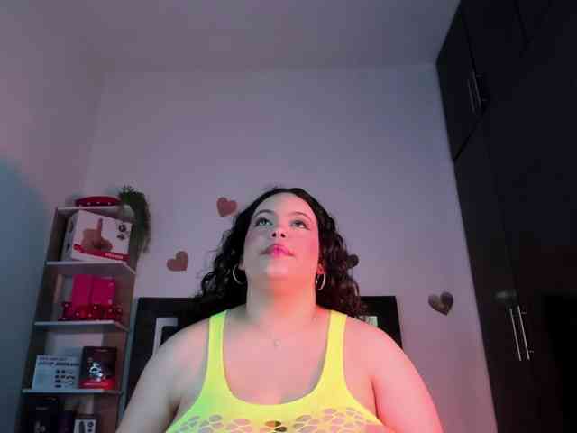 BlairCurvy webcam