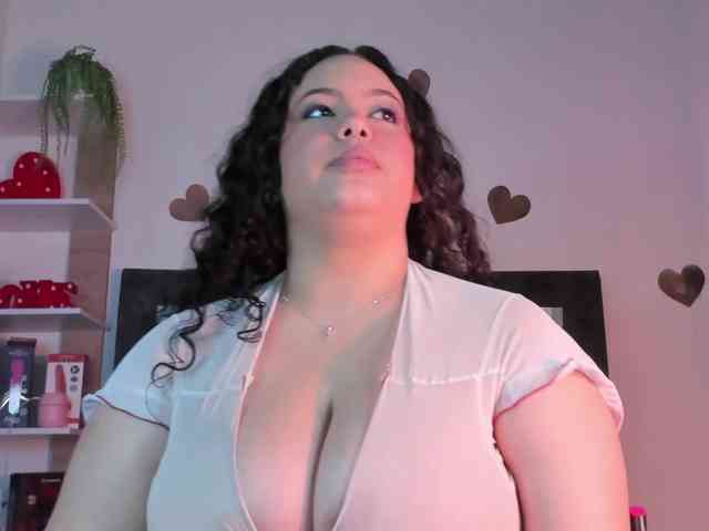 BlairCurvy webcam