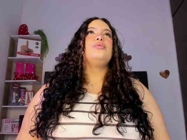 BlairCurvy webcam