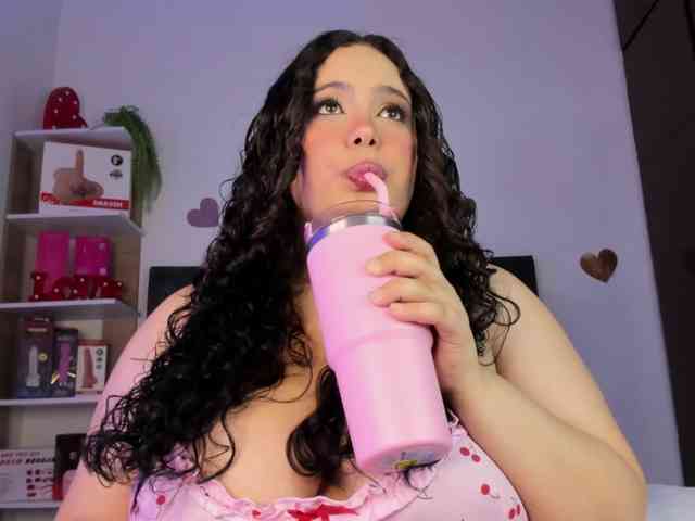 BlairCurvy webcam