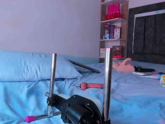 BlairCurvy webcam