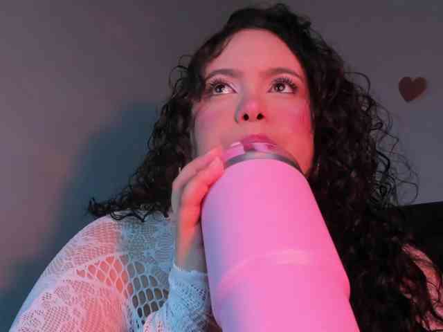 BlairCurvy webcam