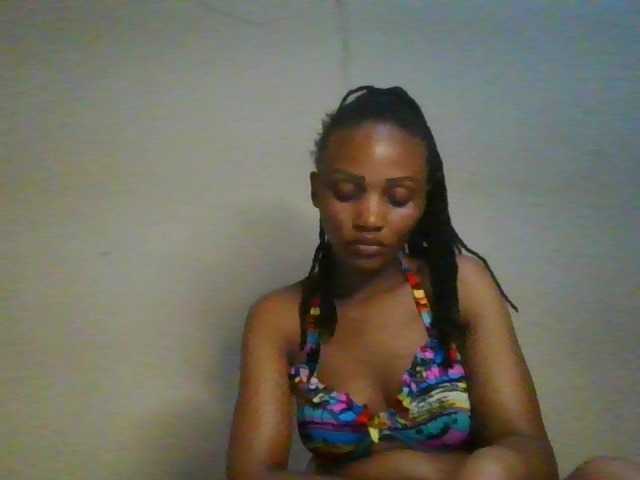 Cutelana live cam on BongaCams