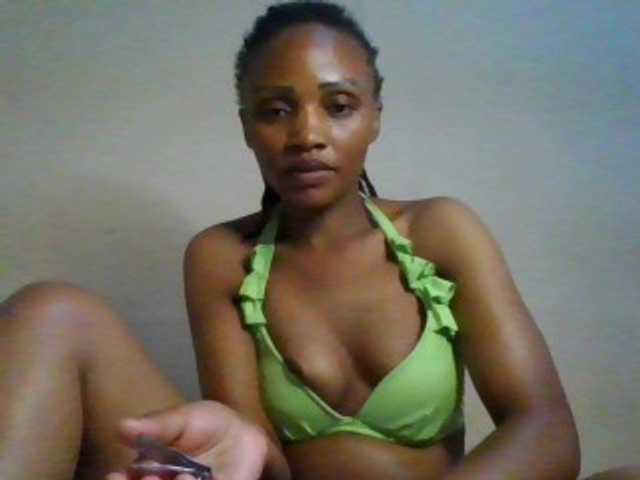 Cutelana live cam on BongaCams