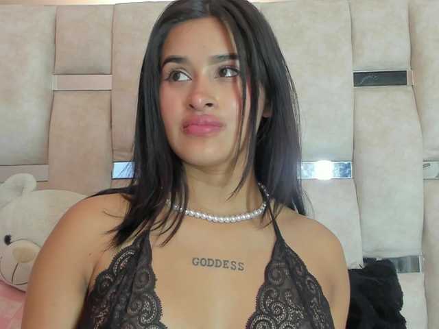 Lizzy-Bonnie live cam on BongaCams