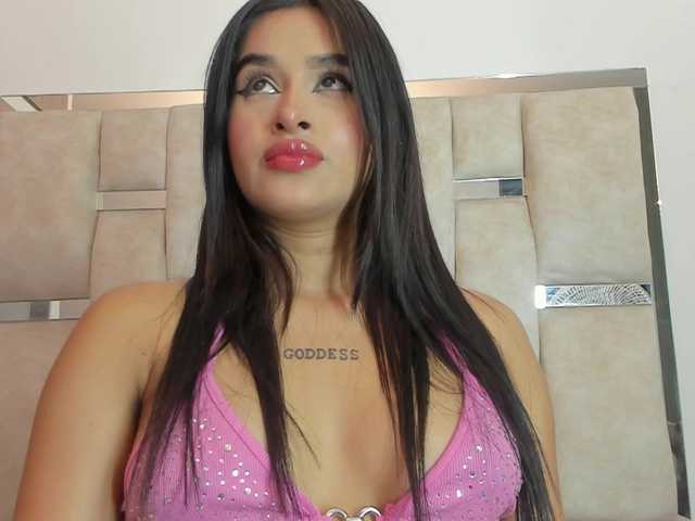 Lizzy-Bonnie live cam on BongaCams