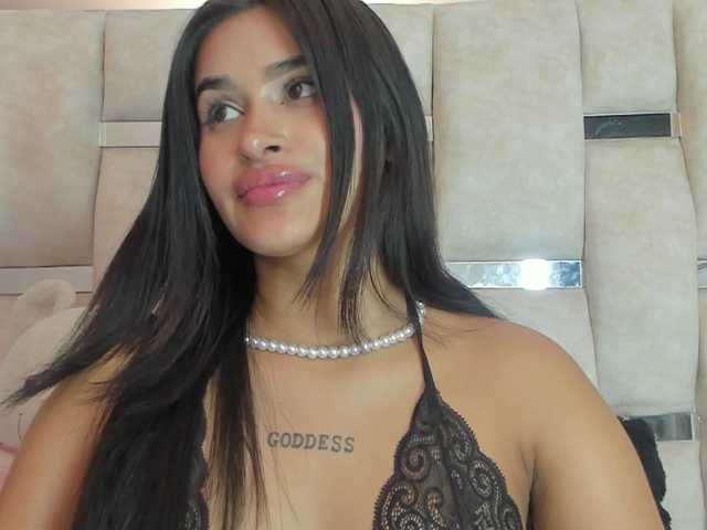 Lizzy-Bonnie live cam on BongaCams