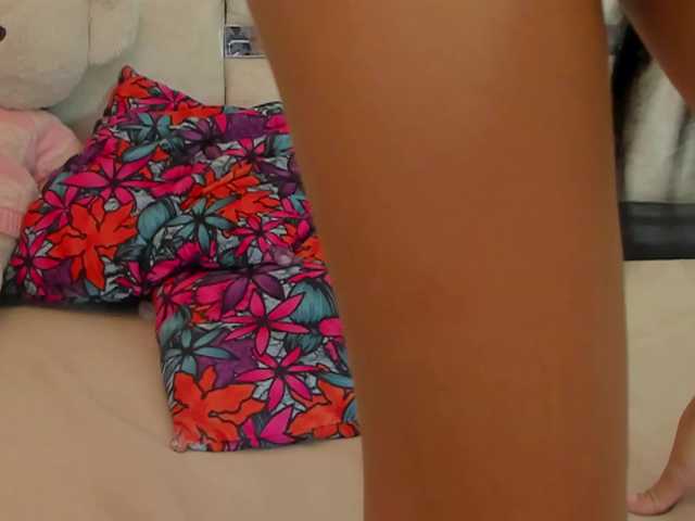 Lizzy-Bonnie live cam on BongaCams