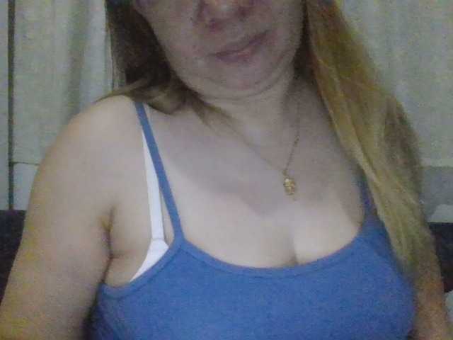 Shaylicious live cam on BongaCams