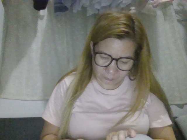 Shaylicious live cam on BongaCams
