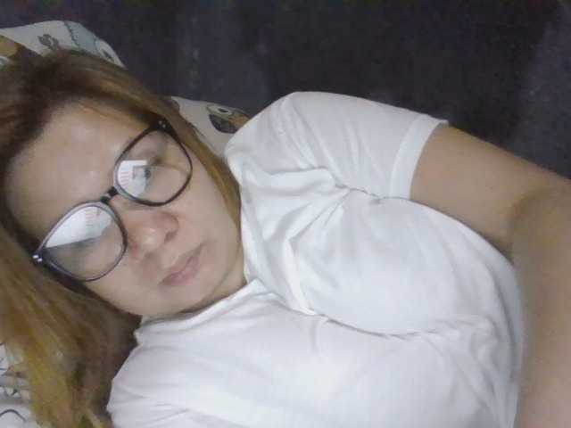 Shaylicious live cam on BongaCams