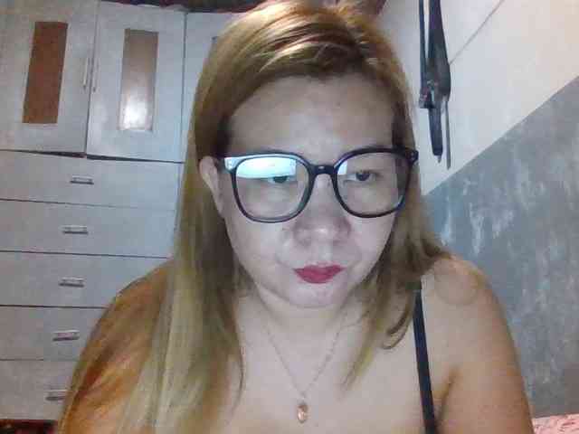 Shaylicious webcam