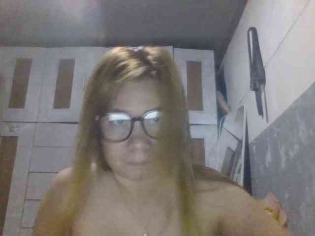 Shaylicious webcam
