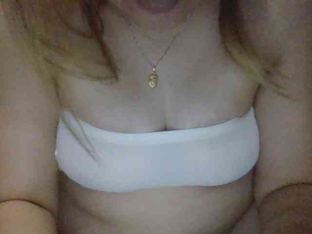 Shaylicious's cam show statistics and live stream