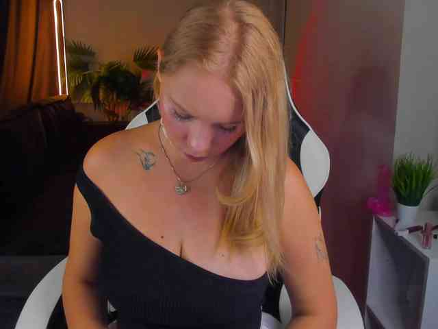 Vanessa-Harris webcam