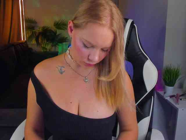Vanessa-Harris webcam