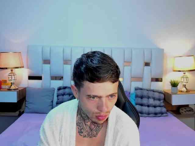 Zeusdamian21 Live Webcam on BongaCams