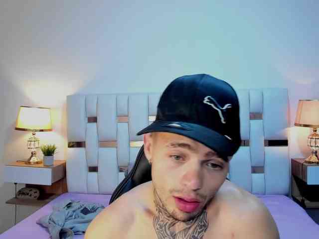 Zeusdamian21 Live Webcam on BongaCams