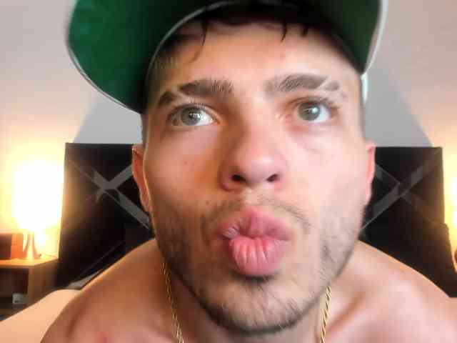 Zeusdamian21 Zeusdamian21