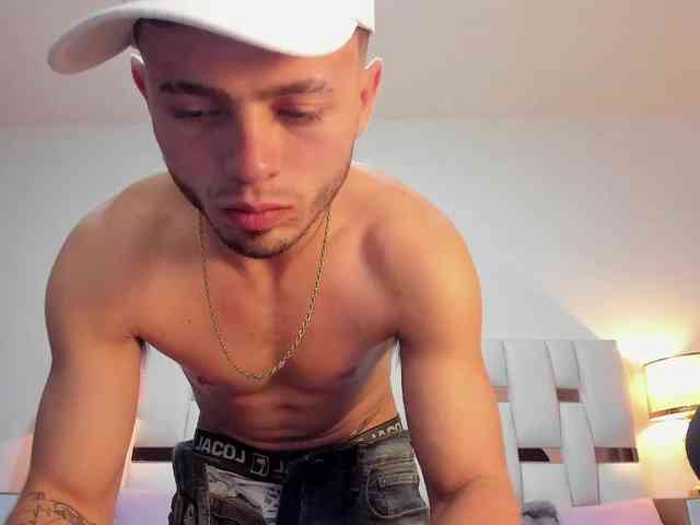 Zeusdamian21 Sex Cam Show