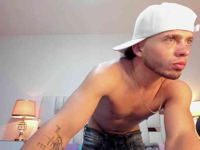 Zeusdamian21 Sex Cam Show