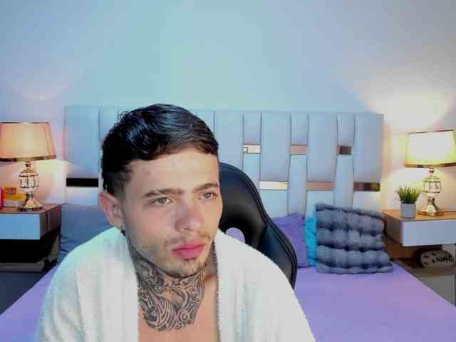 Zeusdamian21 Live Webcam on BongaCams