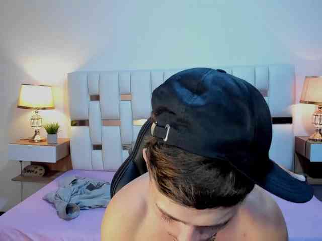 Zeusdamian21 Live Webcam on BongaCams