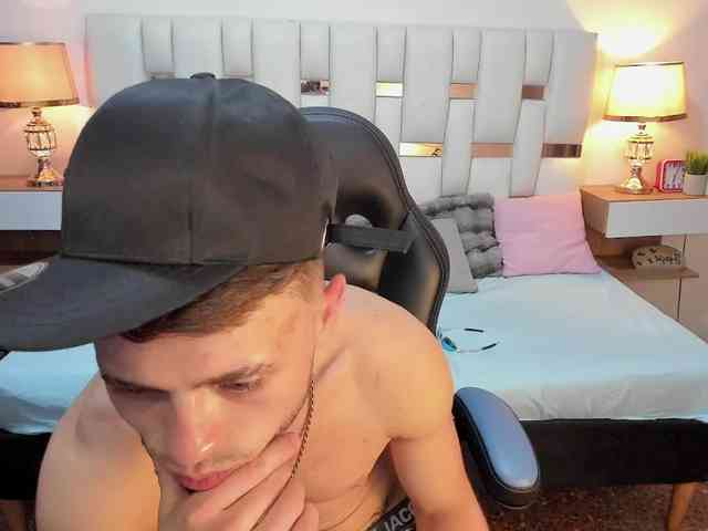 Zeusdamian21 Sex Cam Show