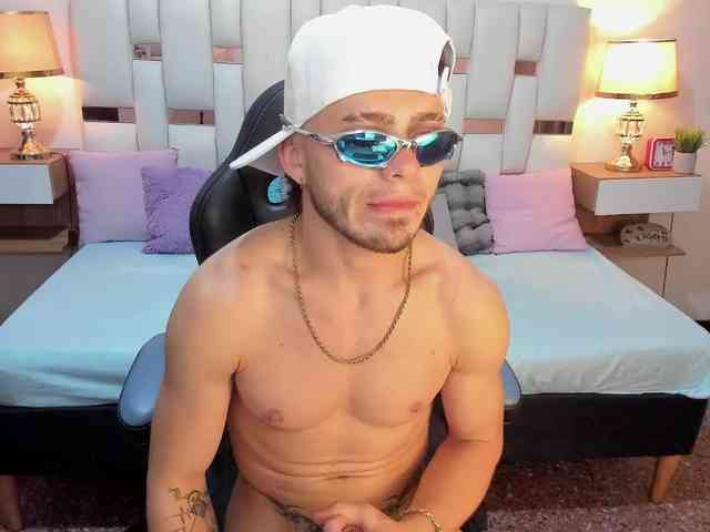 Zeusdamian21 Sex Cam Show