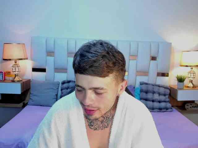 Zeusdamian21 Live Webcam on BongaCams