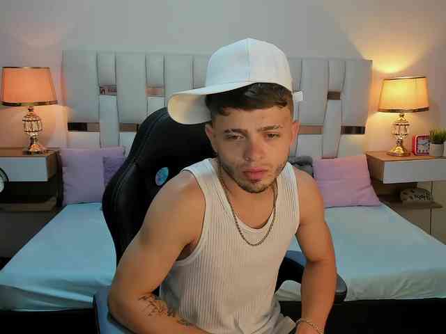 Zeusdamian21 Sex Cam Show