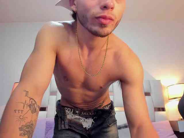 Zeusdamian21 Sex Cam Show