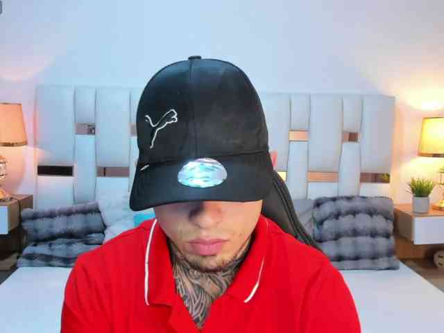 Zeusdamian21 Live Webcam on BongaCams