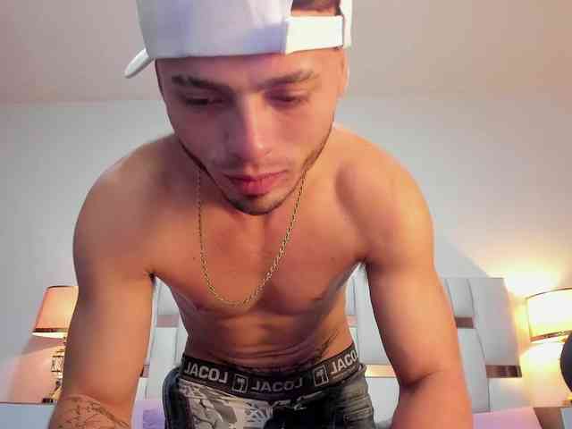 Zeusdamian21 Sex Cam Show