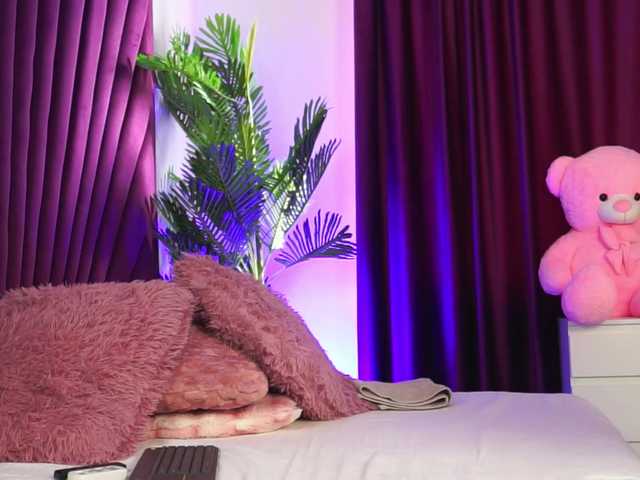 BlairAndLucy Live Cam on BongaCams