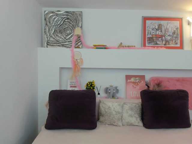 Serennaax live cam on BongaCams