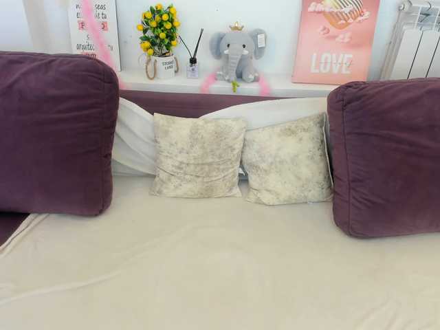 Serennaax live cam on BongaCams